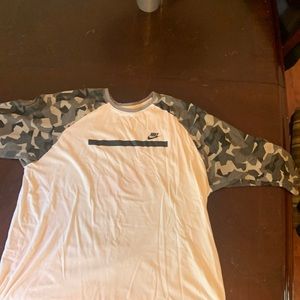 Nike Tee - Athletic Cut